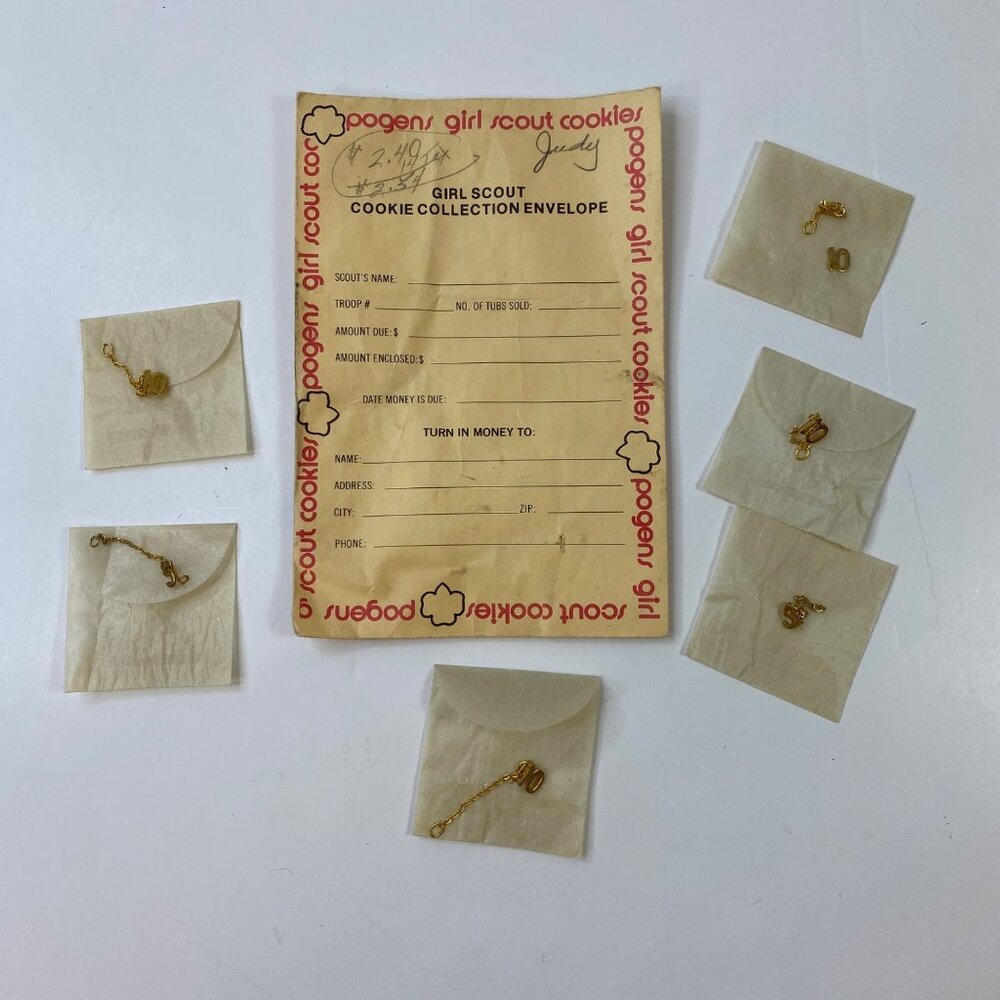 Vintage Girl Scout Cookie Sales Gold Number Ten Charm & Envelope Set